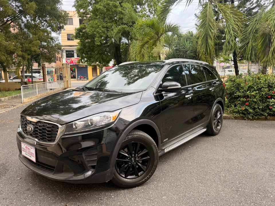 KIA SORENTO 2019  4x4  CLEAN CARFAX 3 FILAS ASIENTOS  EXCELENTE CONDIC Foto 7316861-8.jpg