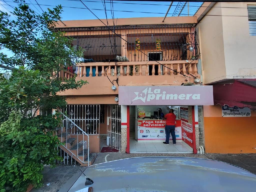 VENDO PEQUEÑO EDIFICIO DE 2 NIVELES POSEE 3 APARTAMENTOS Y UN LOCAL. S Foto 7317033-1.jpg