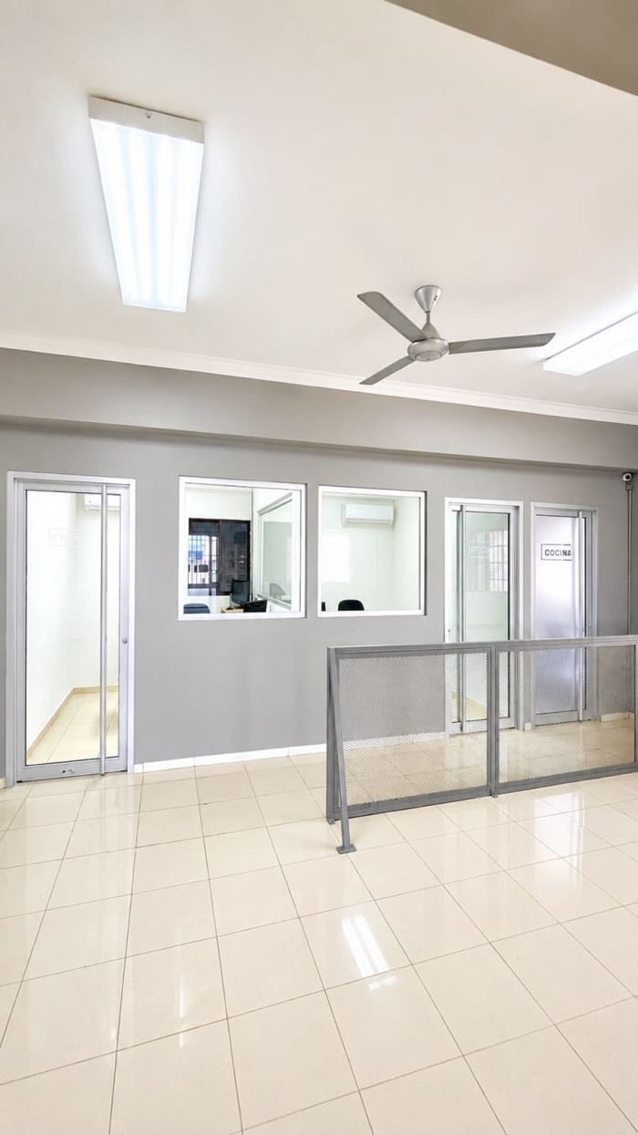 industrial Warehouse for Lease  Located in Herrera  Recently Vacated Foto 7317260-2.jpg