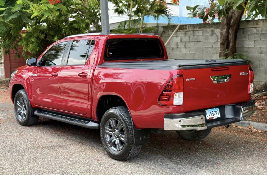 Toyota Hilux 2023 en La Vega Foto 7317273-2.jpg