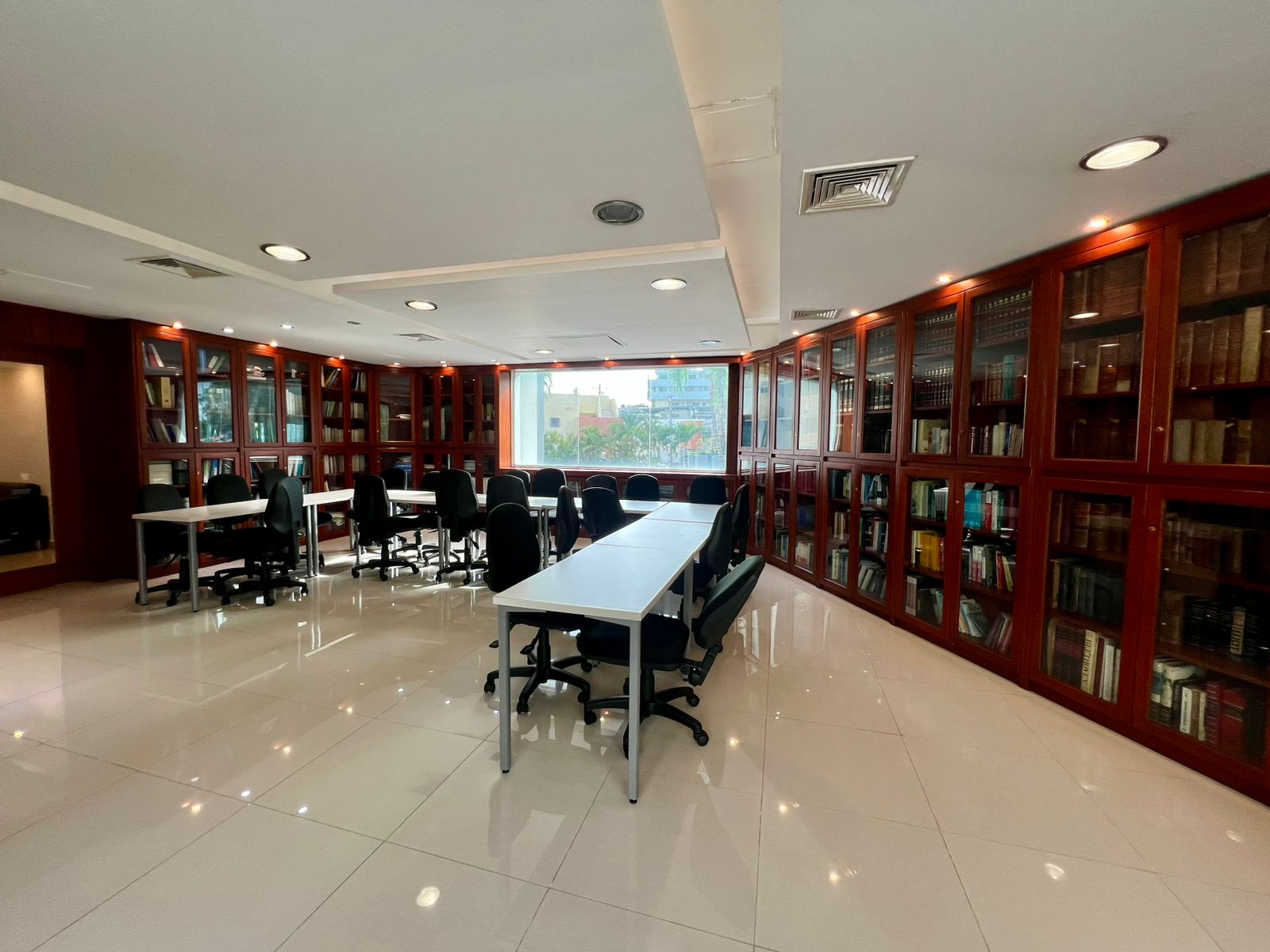 VENDO EDIFICIO COMERCIAL O DE OFICINAS EN EL VERGEL 1750 Mts.2 DE OPOR Foto 7317632-2.jpg