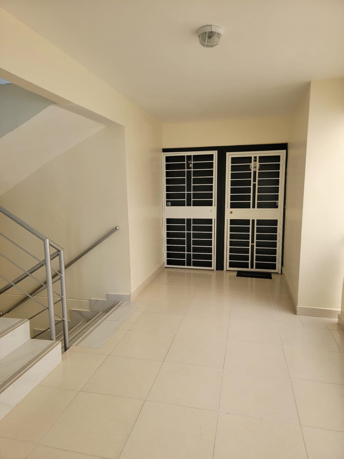 RENTO CONFORTABLE APARTAMENTO 4TO PISO 3 HAB 2 BAÑOS AREA SOCIAL SEGUR Foto 7317964-4.jpg