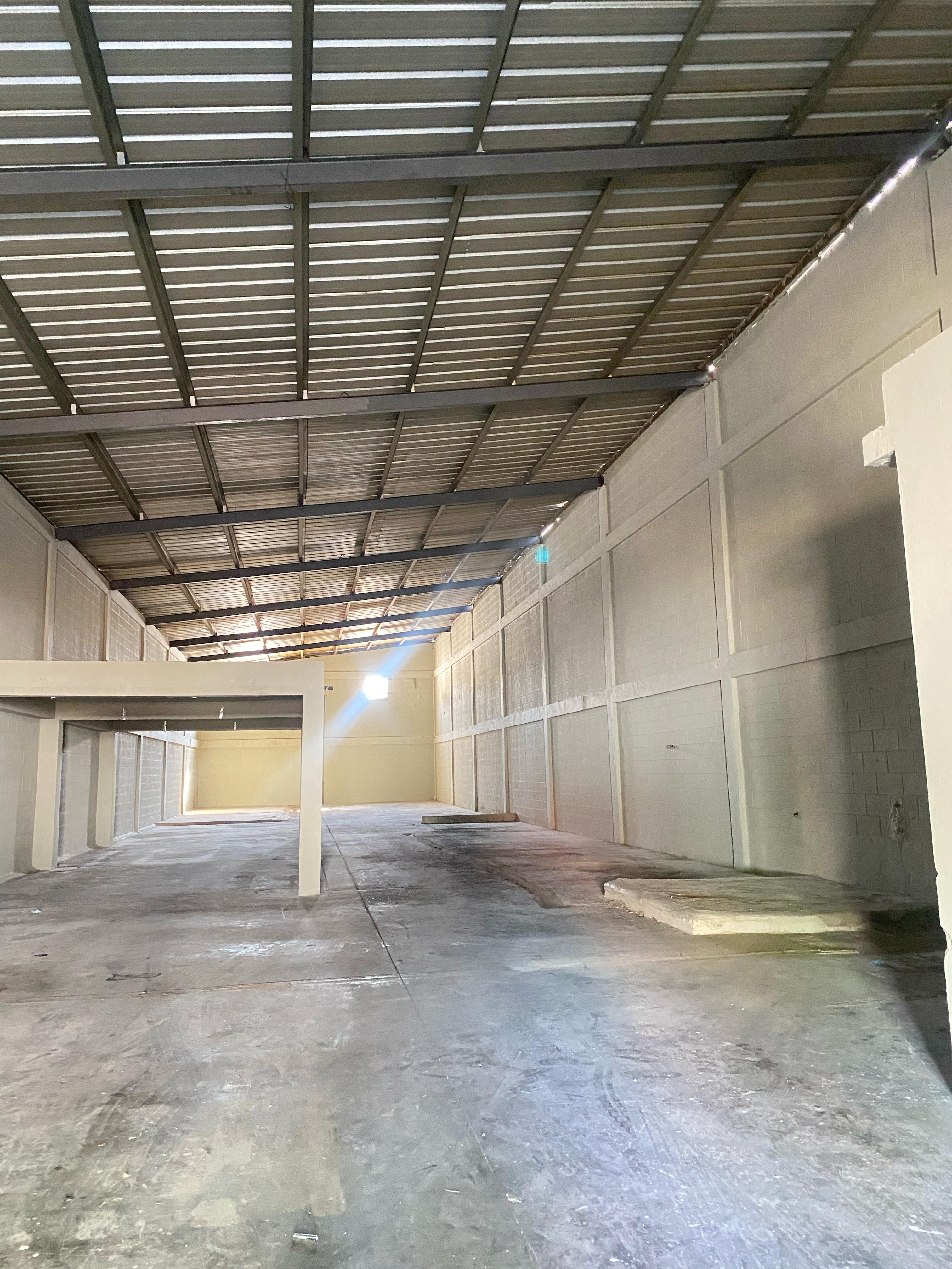 Nave Comercial en Alquiler  Villa Consuelo Santo Domingo Este Foto 7318132-5.jpg