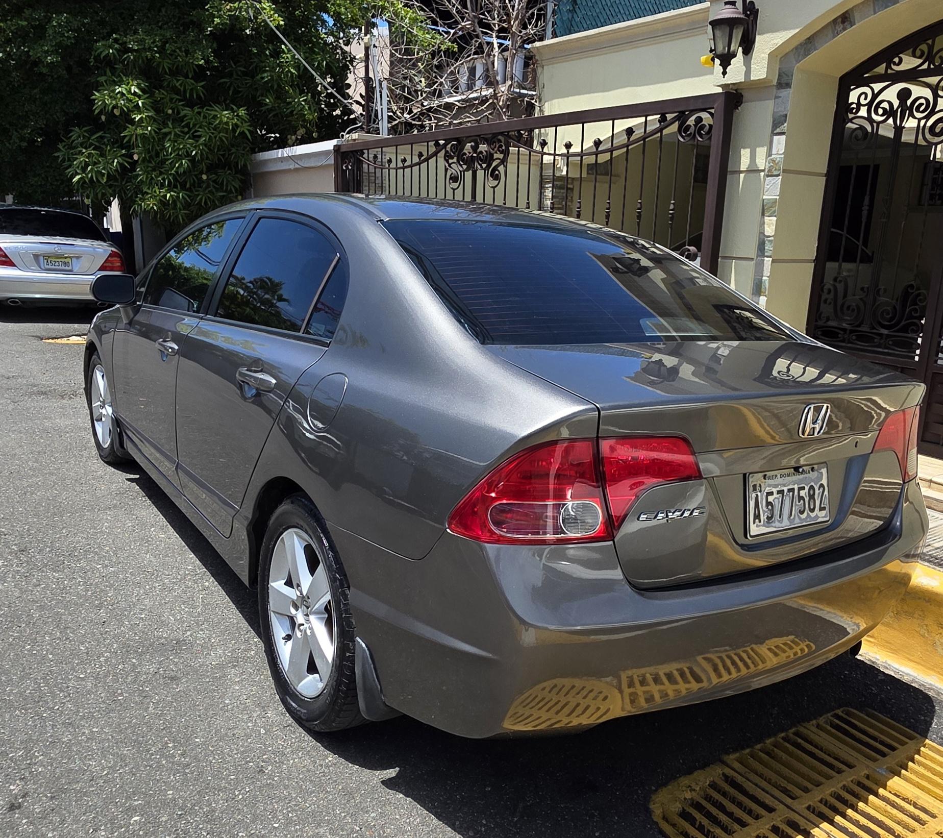 Vendo Honda Civic Sedan. Excelentes condiciones Foto 7318278-3.jpg