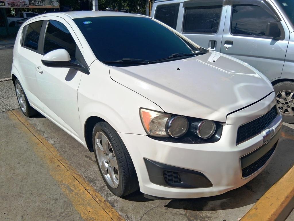 2015 Chevy Sonic Mecanico Hatchback Foto 7318741-2.jpg