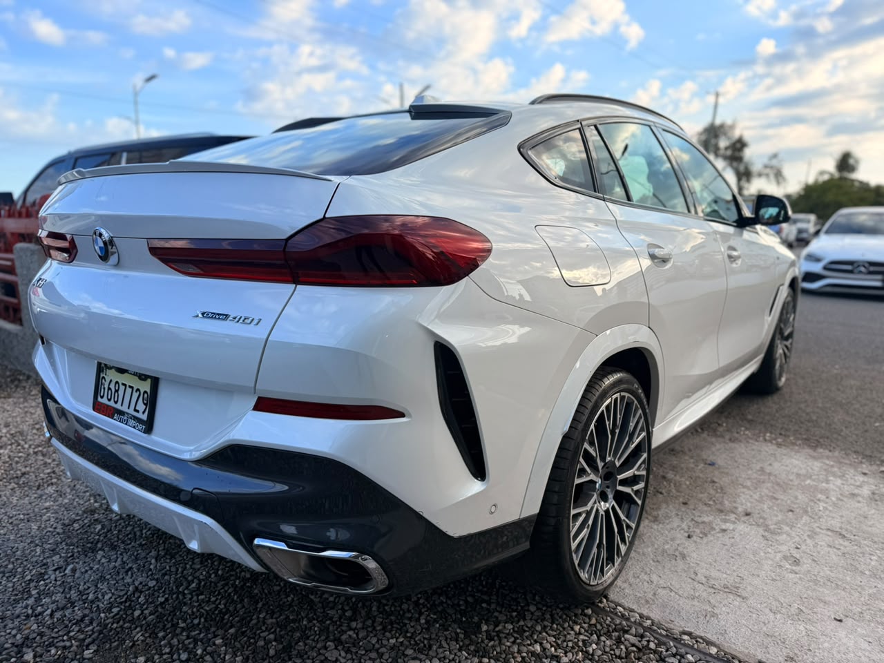 BMW X6 XDrive 40i M PKG 2024 Foto 7318754-3.jpg
