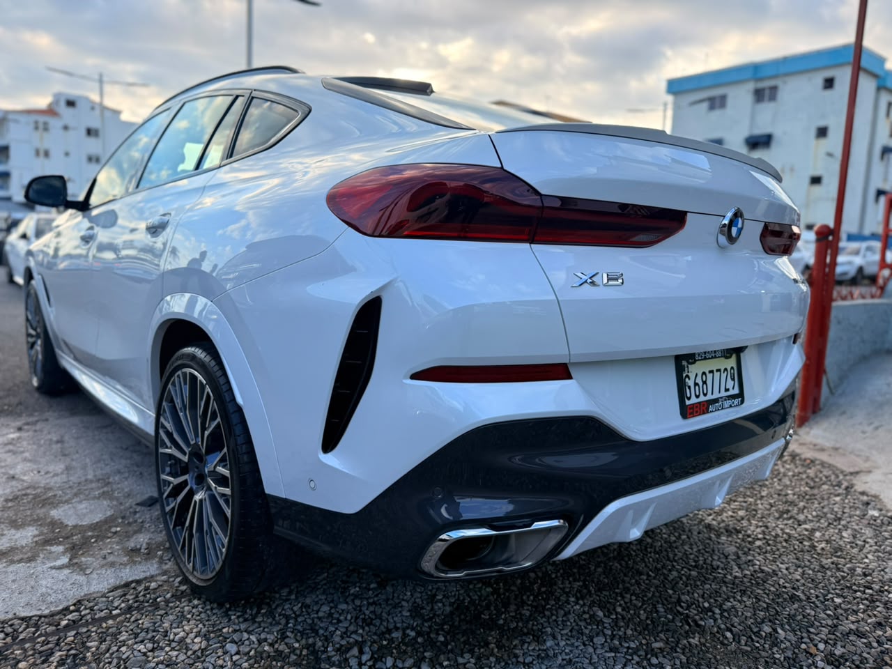 BMW X6 XDrive 40i M PKG 2024 Foto 7318754-4.jpg