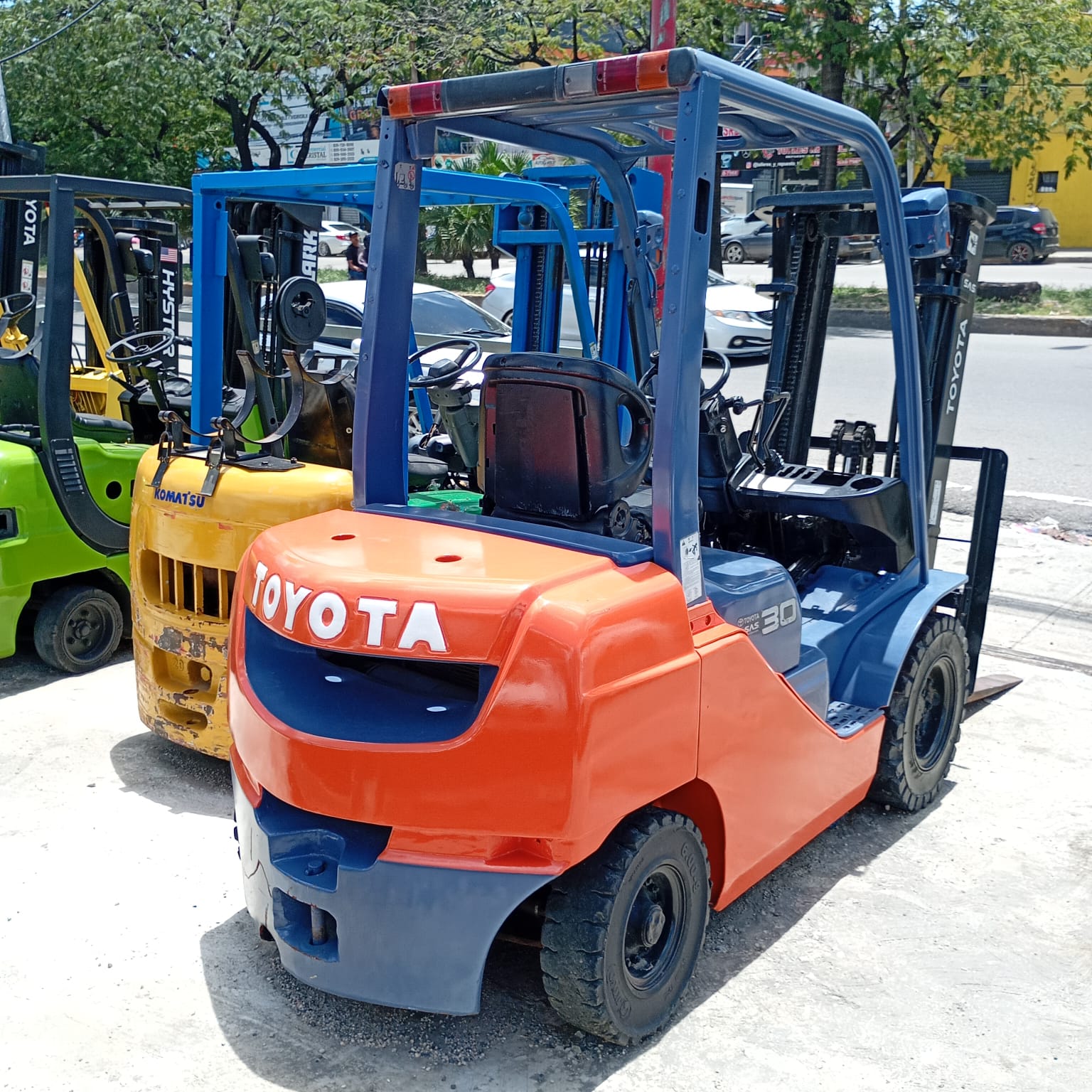 montacargas hyster toyota clark komatsu Foto 7318888-3.jpg