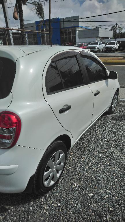Nissan March año 2013 color exterior Blanco Perla  Foto 7319036-3.jpg