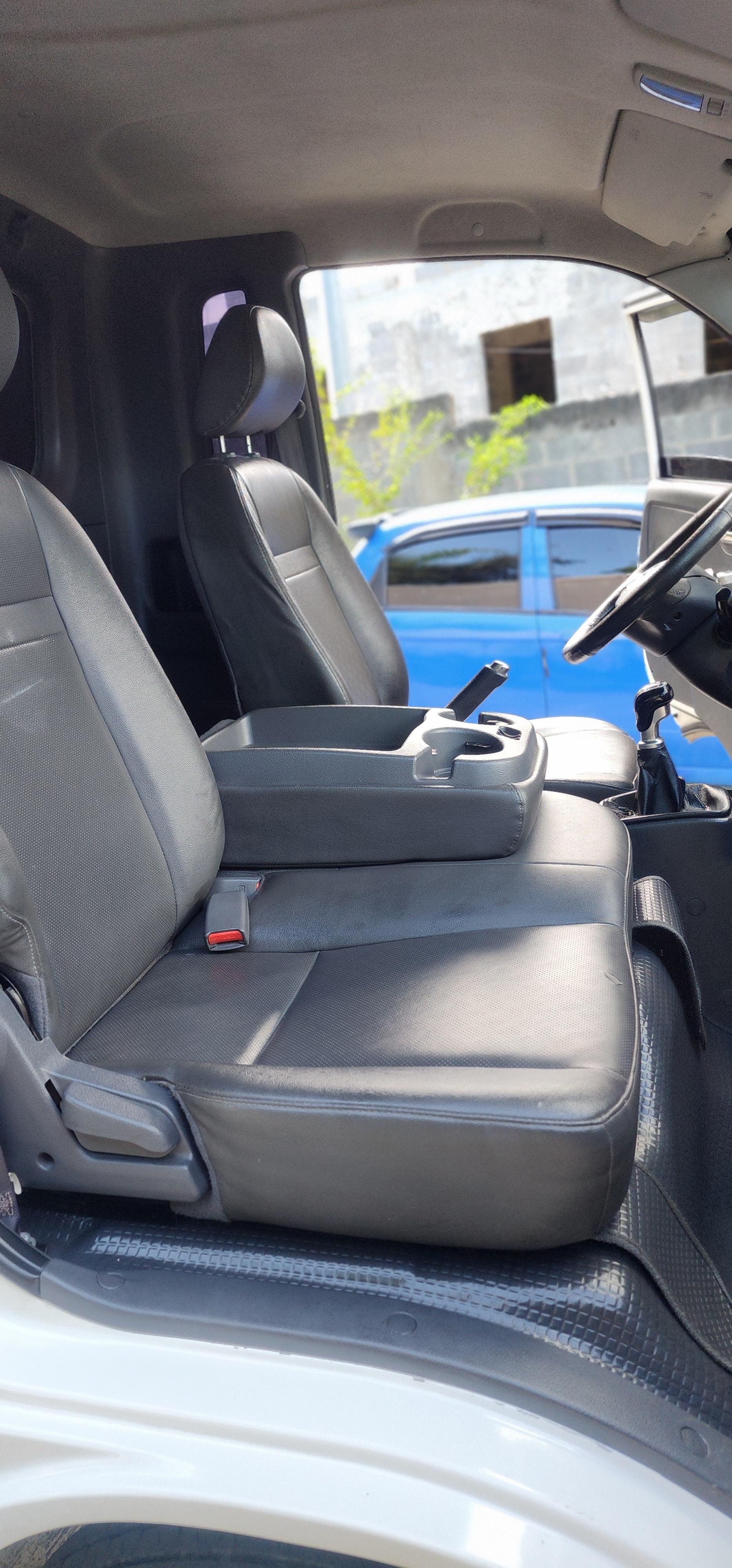 Kia Bongo lll 2019 57000 km. El full reforzado de fábrica ruedas altas Foto 7319058-18.jpg