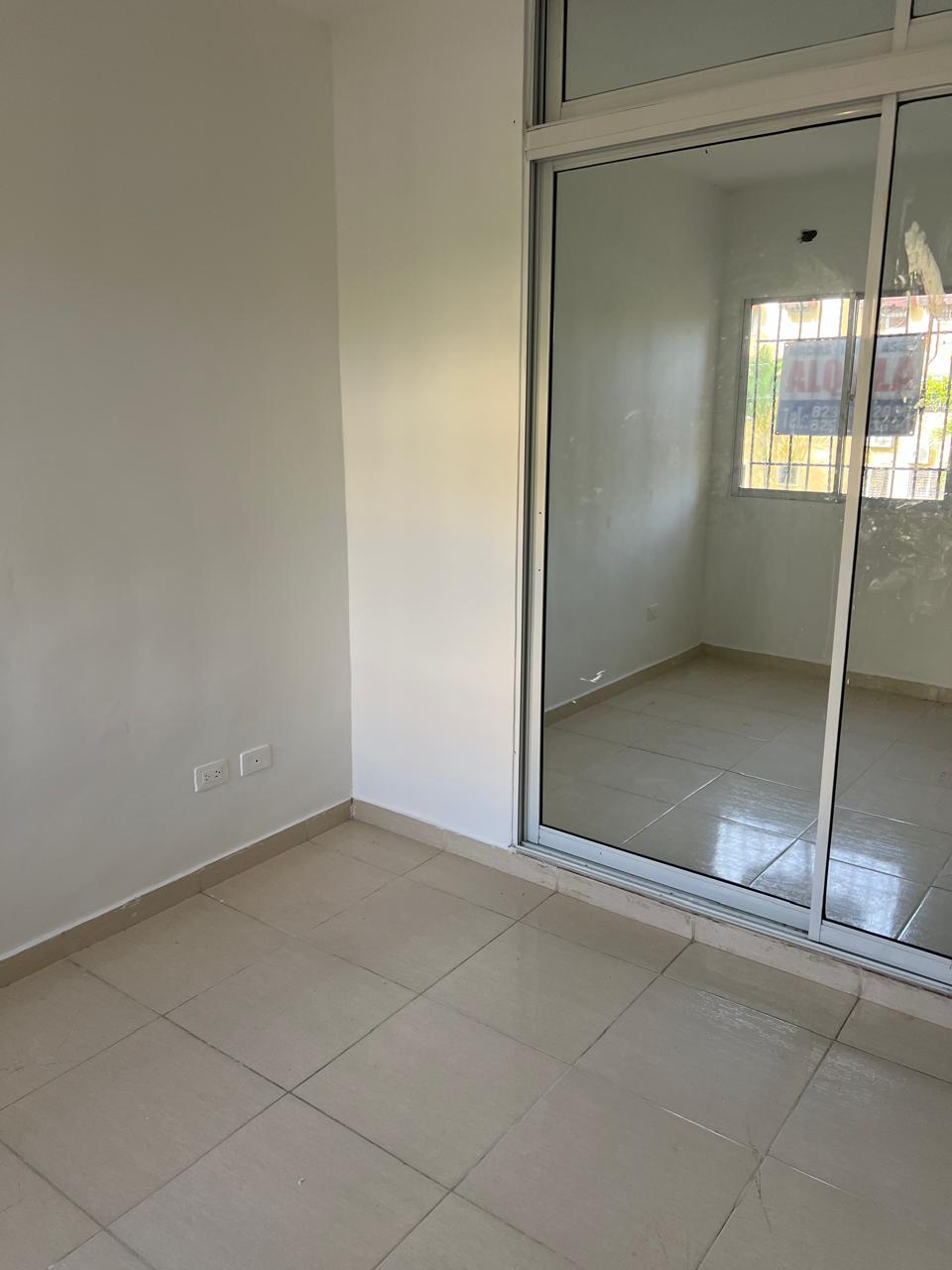 ALQUILO APARTAMENTO POR LA JACOBO Foto 7319100-2.jpg