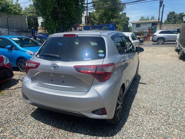 TOYOTA VITZ RECIEN IMPORTADO AÑO 2020 EXCELENTES CONDICIONES Foto 7319588-3.jpg