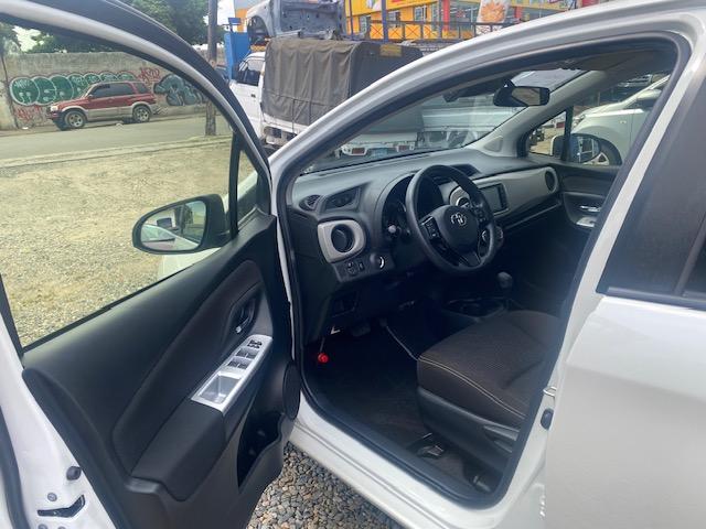 TOYOTA VITZ RECIEN IMPORTADO AÑO 2020 EXCELENTES CONDICIONES Foto 7319595-5.jpg