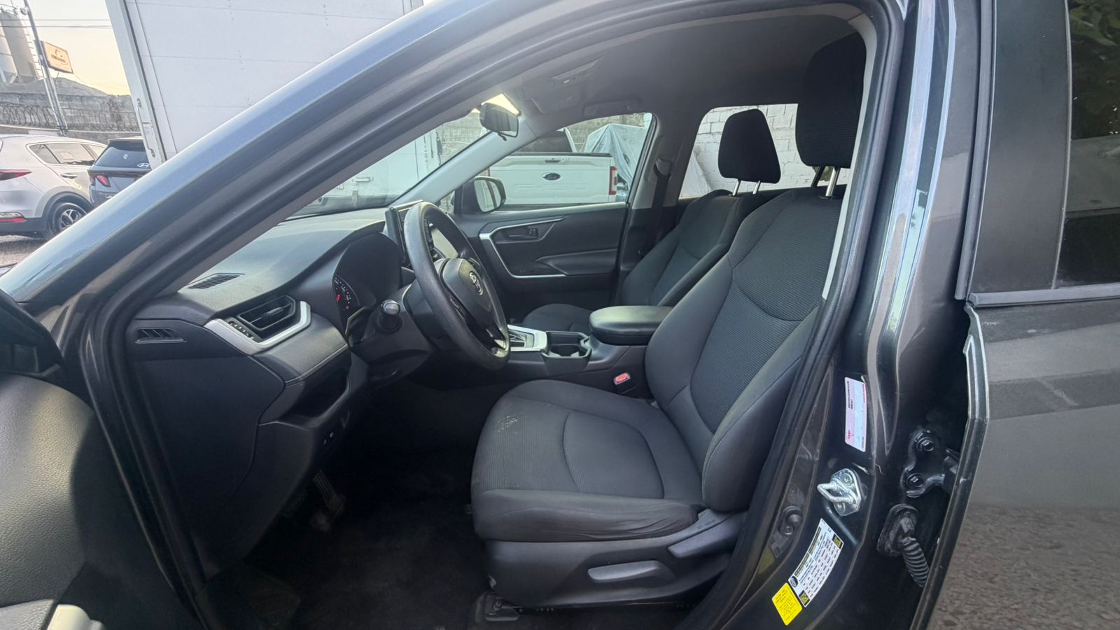 Toyota RAV4 LE 2020 Foto 7319607-3.jpg