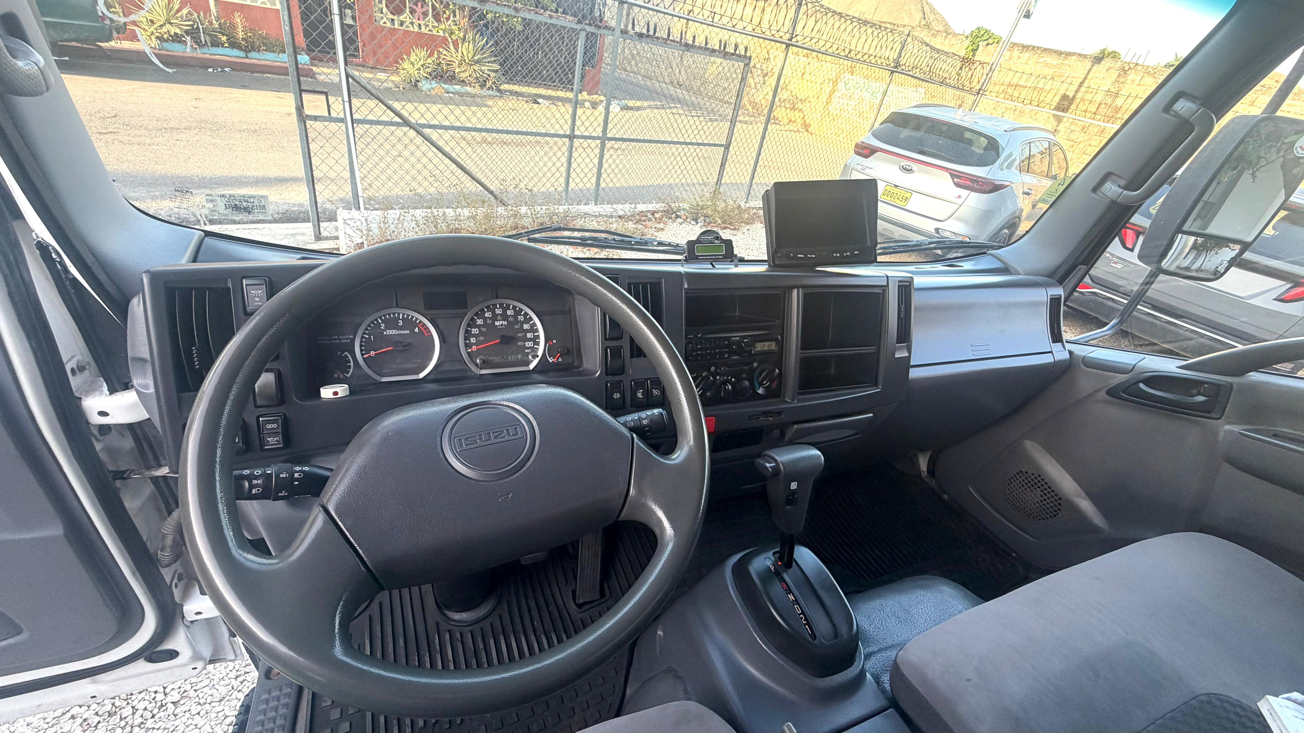 Camion Isuzu NPR 2013 Foto 7319611-5.jpg