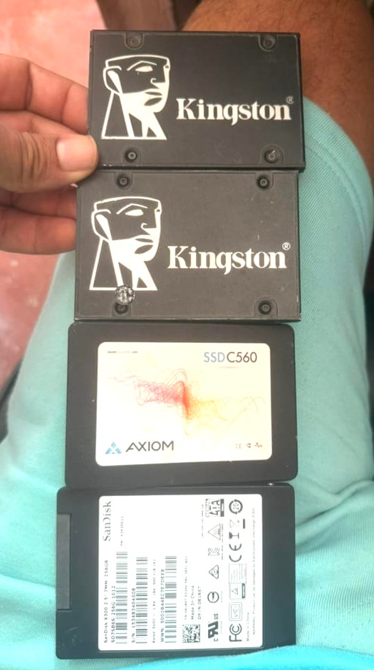 Disco ssd usados vida útil 100 256gb Kingston Sandisk  y Axion 1mes de Foto 7319739-1.jpg