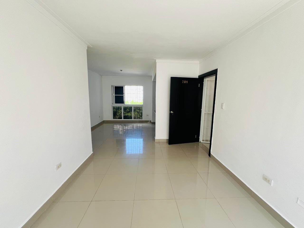 Rento Apartamento 2do Piso en la Autopista de San Isidro Residencial d Foto 7320003-11.jpg