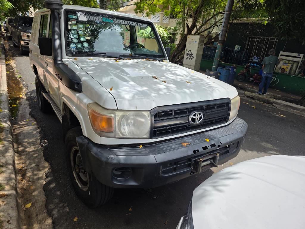 Toyota Land Cruiser HZJ76 2013  Foto 7320247-1.jpg