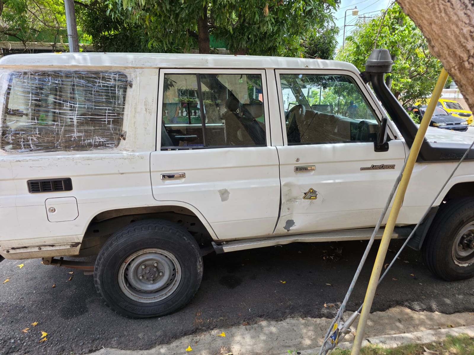 Toyota Land Cruiser HZJ76 2013  Foto 7320247-4.jpg