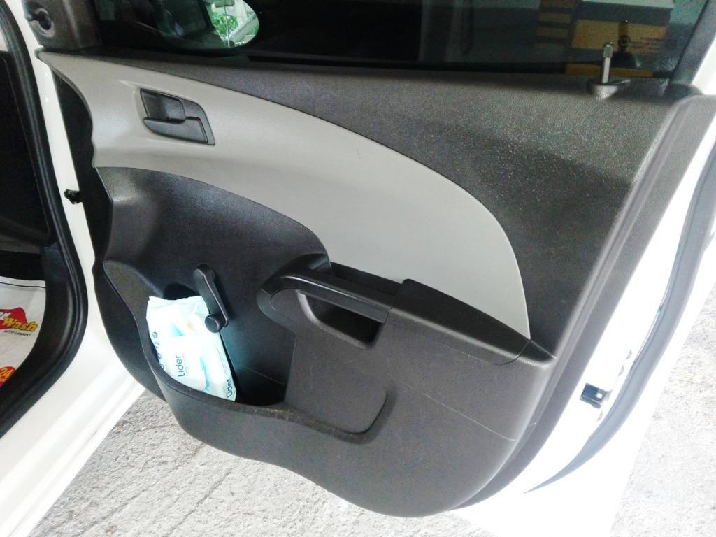 2015 Chevy Sonic Mecanico Hatchback  Foto 7320249-12.jpg