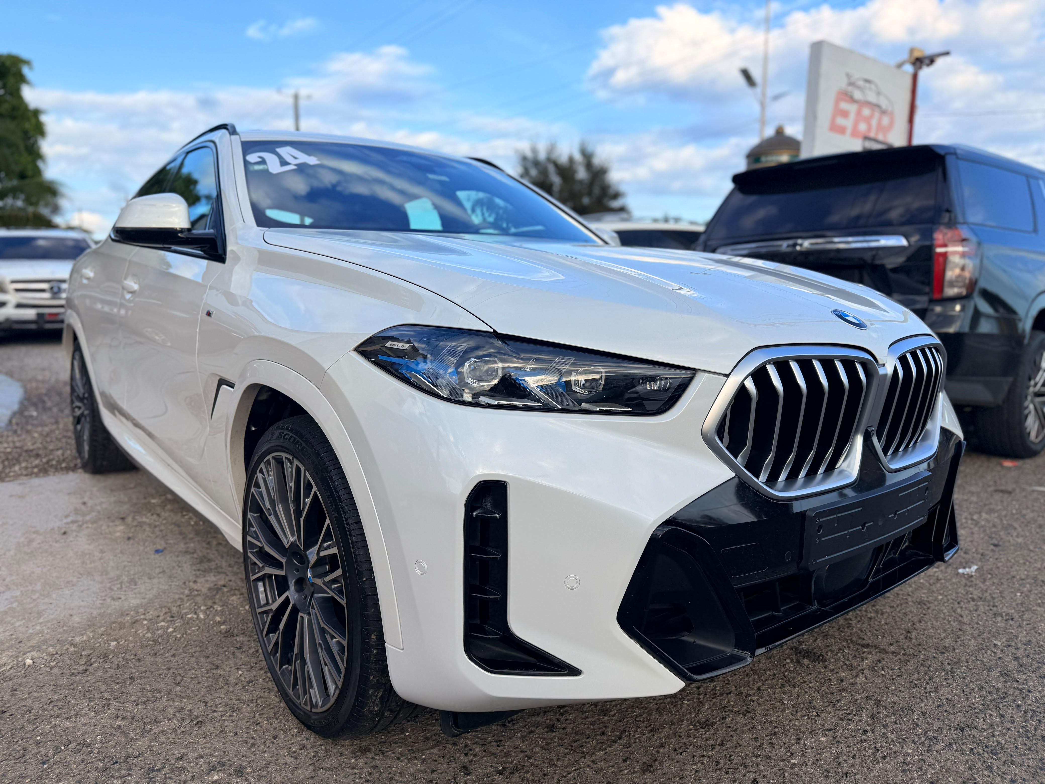 BMW X6 XDrive 40i M PKG 2024 Foto 7320380-1.jpg