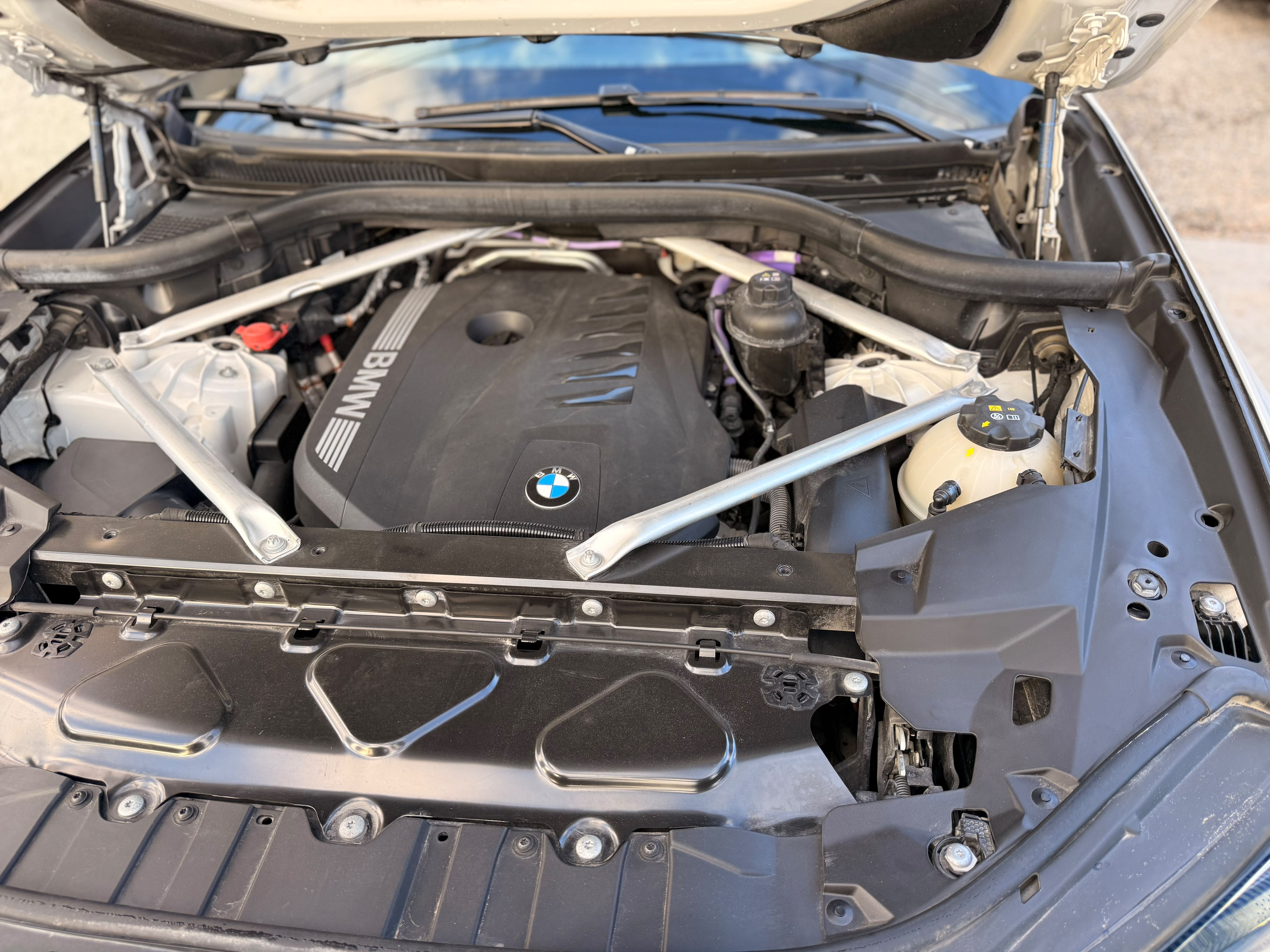 BMW X6 XDrive 40i M PKG 2024 Foto 7320380-10.jpg