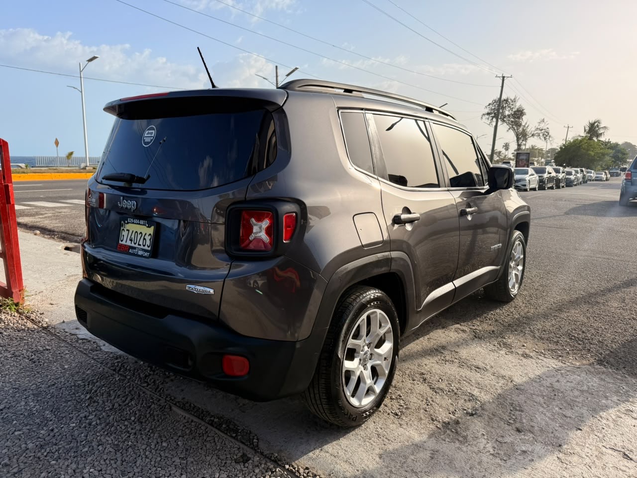 Jeep Renegade Latitude 2017 Foto 7320411-3.jpg