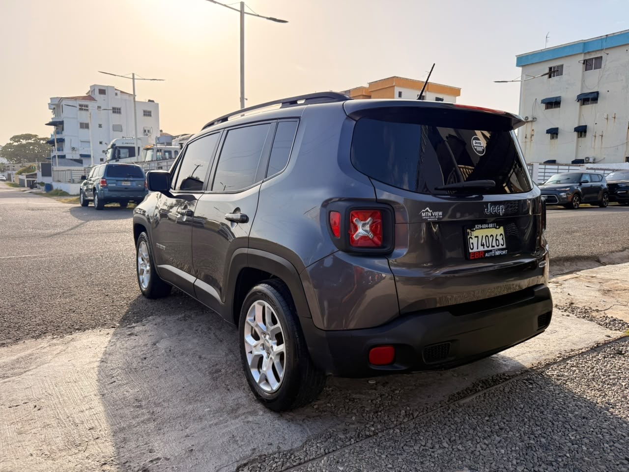 Jeep Renegade Latitude 2017 Foto 7320411-4.jpg