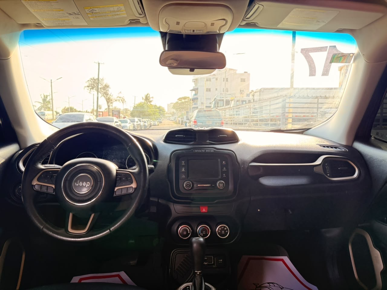 Jeep Renegade Latitude 2017 Foto 7320411-6.jpg
