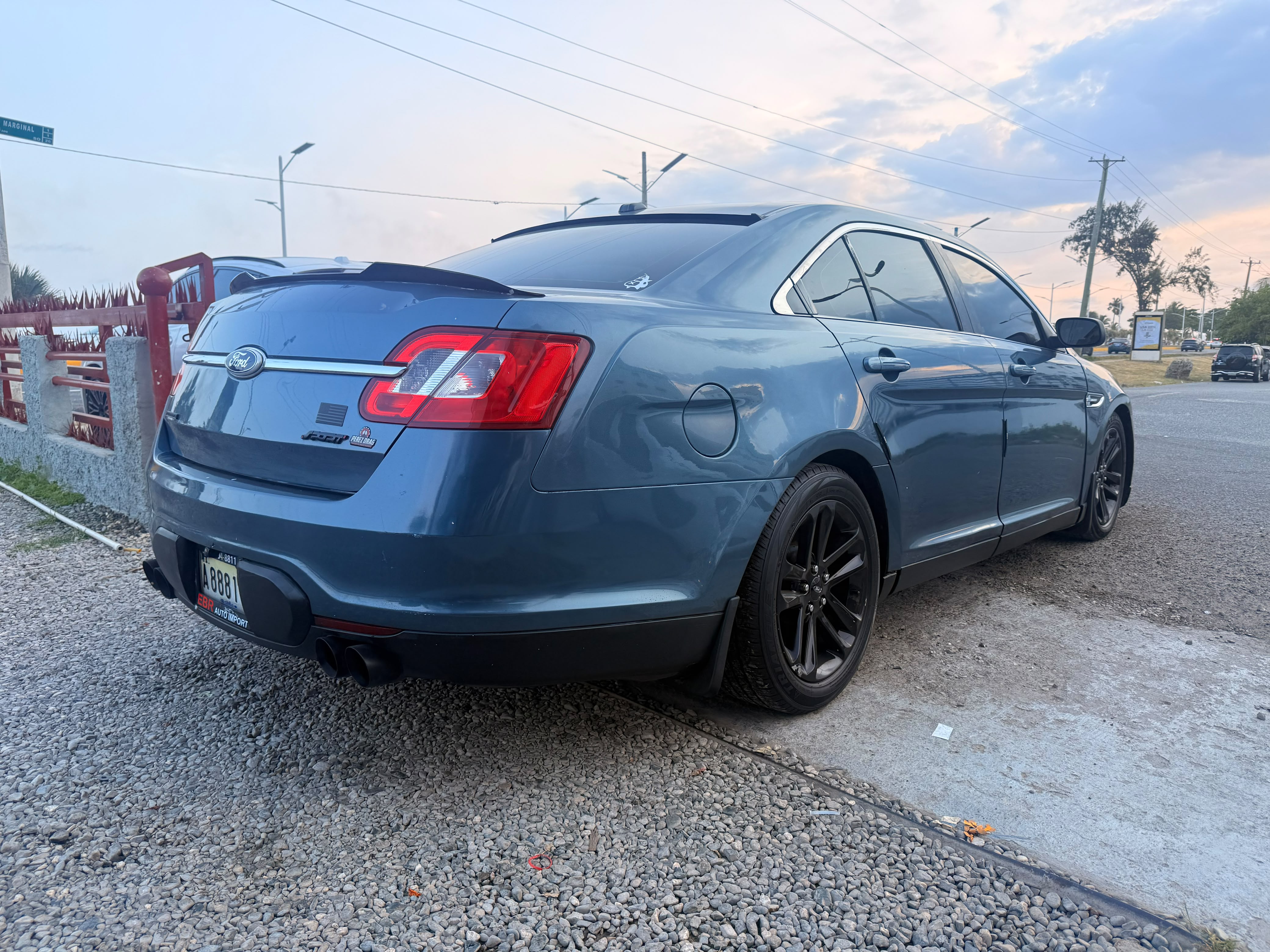 Ford Taurus Sport 2011 Foto 7320418-3.jpg
