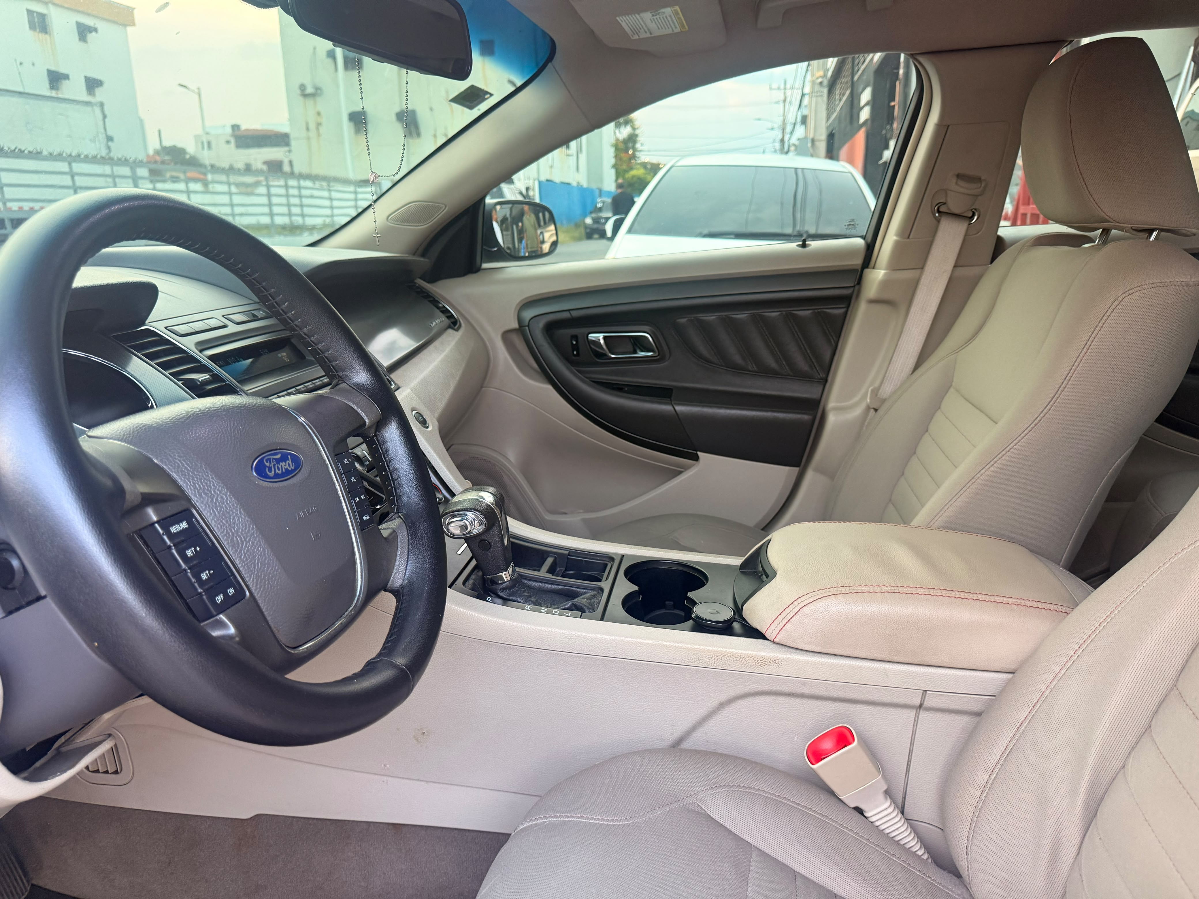 Ford Taurus Sport 2011 Foto 7320418-6.jpg