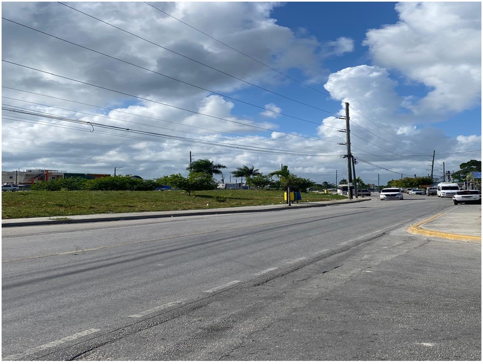 Vendo Local Comercial de 485 Mts.2 en Av. Estados Unidos BAVARO por de Foto 7321046-11.jpg
