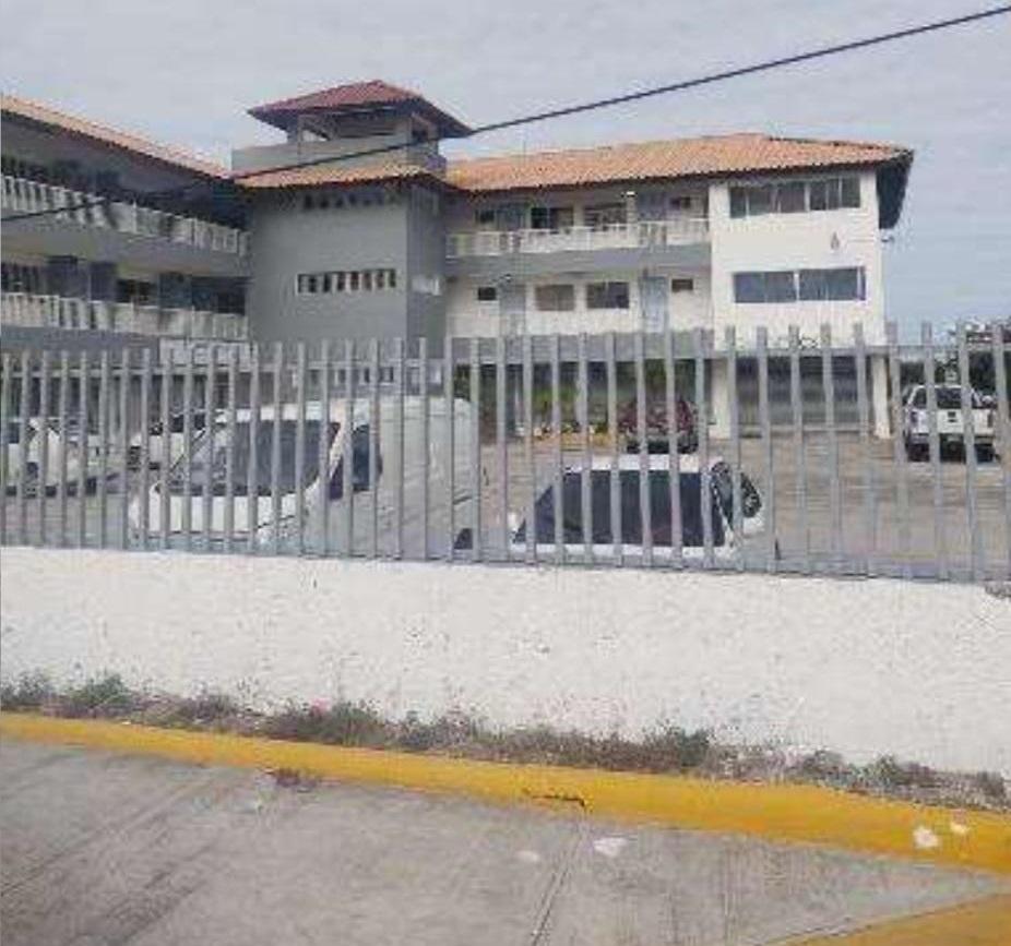 Vendo Local Comercial de 485 Mts.2 en Av. Estados Unidos BAVARO por de Foto 7321046-5.jpg