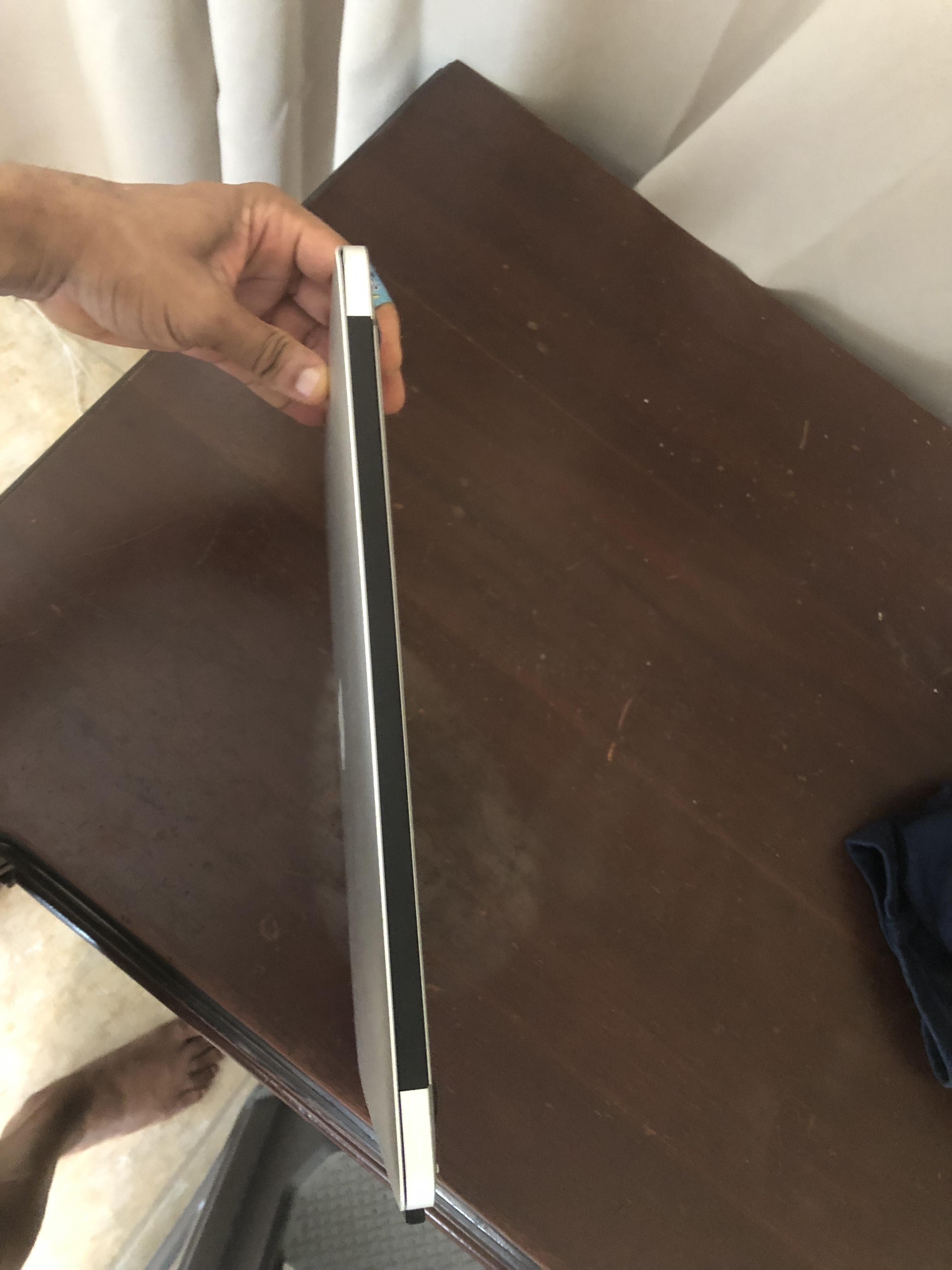 Vendó Apple MAC BOOK AIR 13” i5 4r 2017 es para piezas dejo de prender Foto 7321265-6.jpg