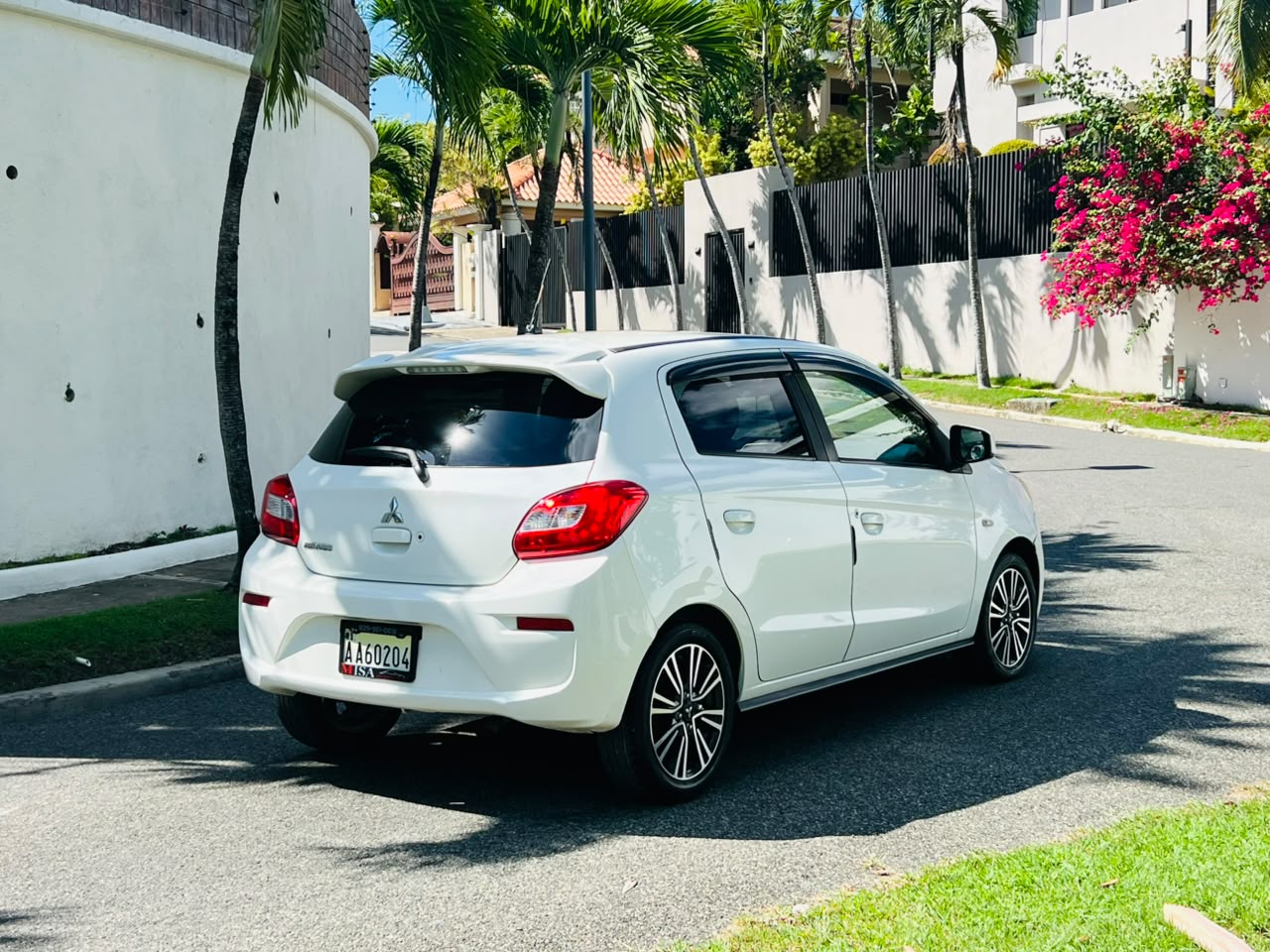 Mitsubishi Mirage 2018  Foto 7321871-8.jpg