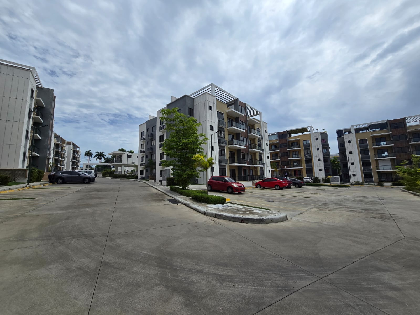 Apartamento en 2do Piso Detrás de la Embajada Americana Residencial Au Foto 7321895-1.jpg