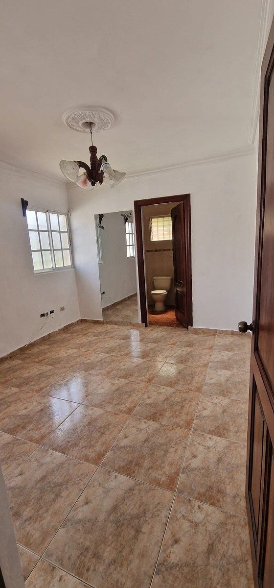Amplia casa en zona residencial Tranquila Foto 7321908-5.jpg