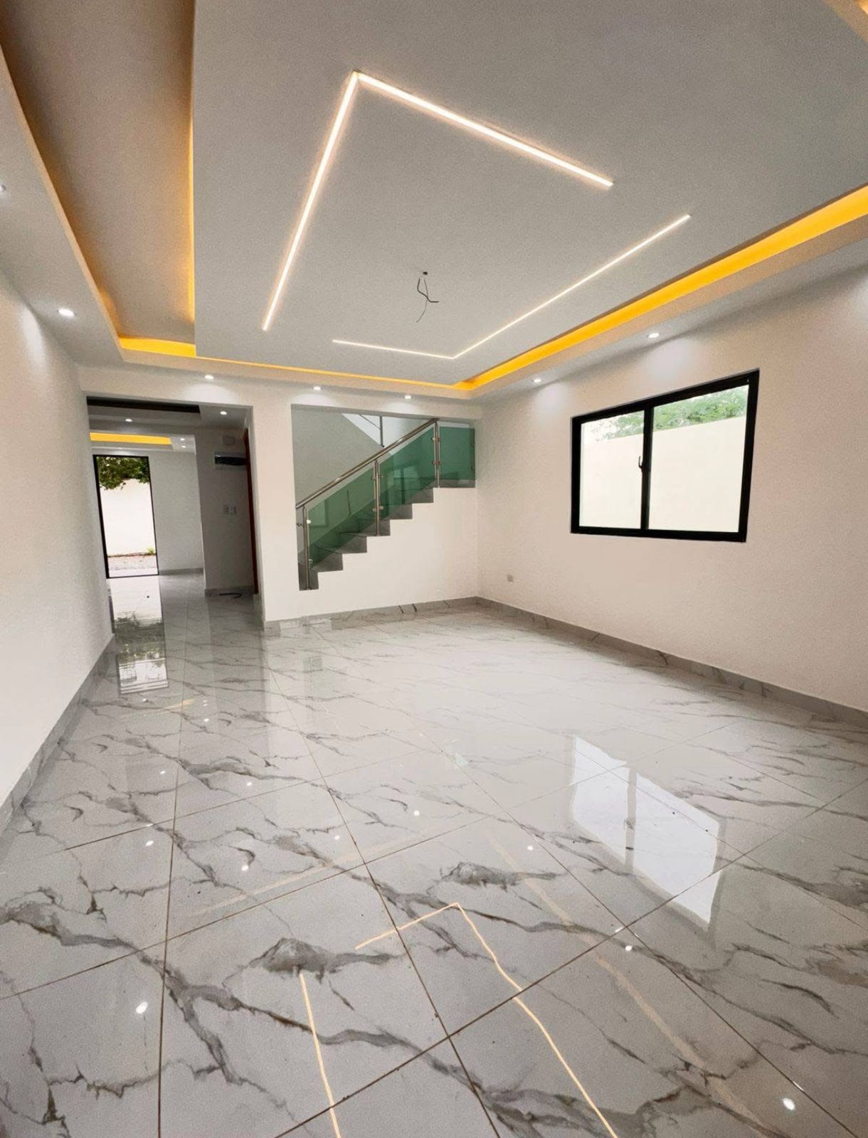 Venta de Hermosa Casa en Prado Oriental – Santo Domingo Este Foto 7322037-5.jpg