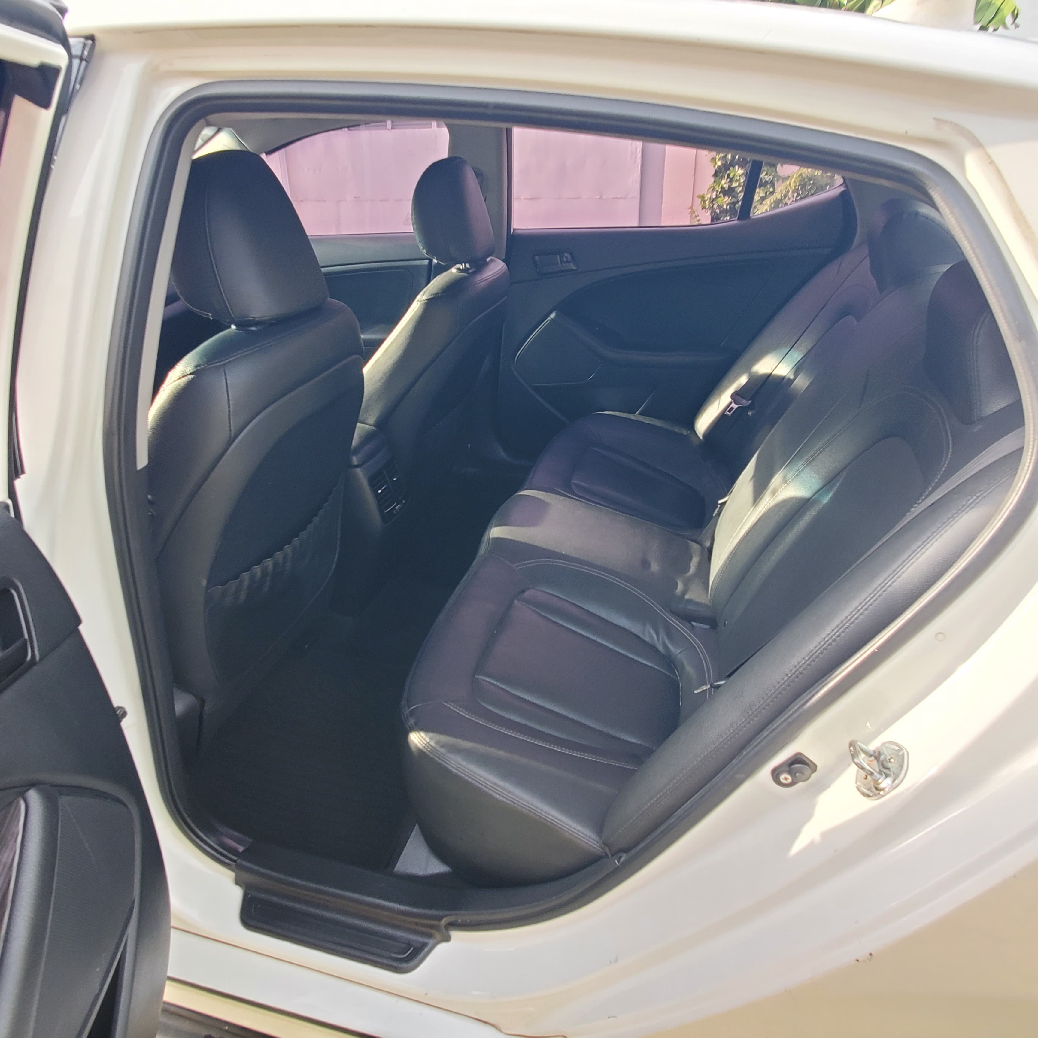 Kia k5 color blanco original Foto 7322120-10.jpg