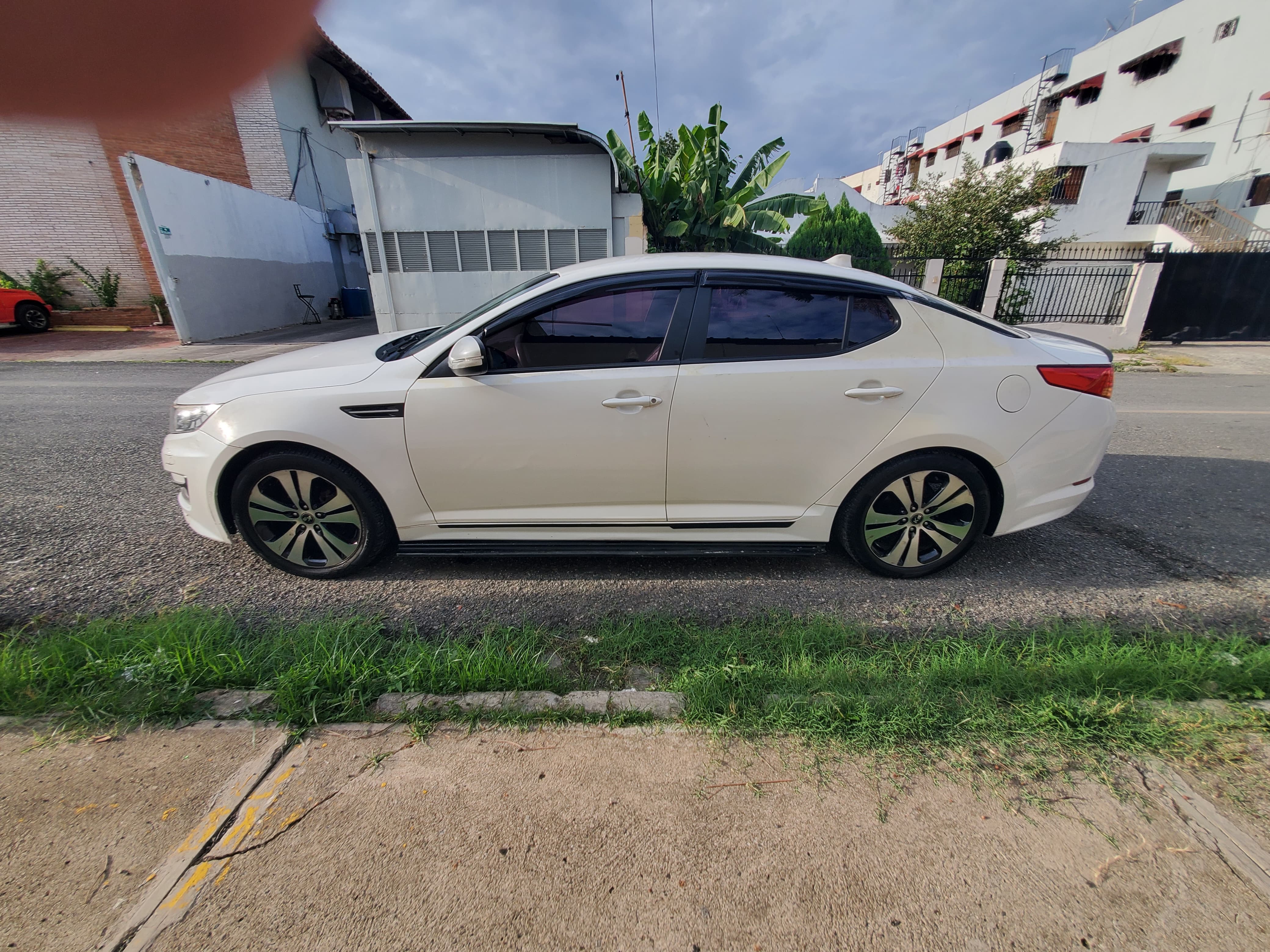 Kia k5 color blanco original Foto 7322120-12.jpg