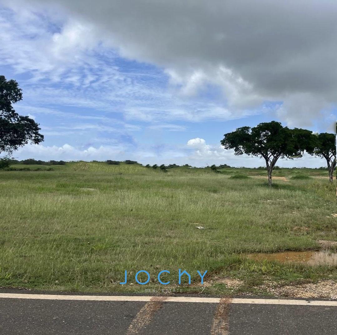 Jochy Real Estate vende solar en Casa de Campo La Romana R.D Foto 7322180-1.jpg