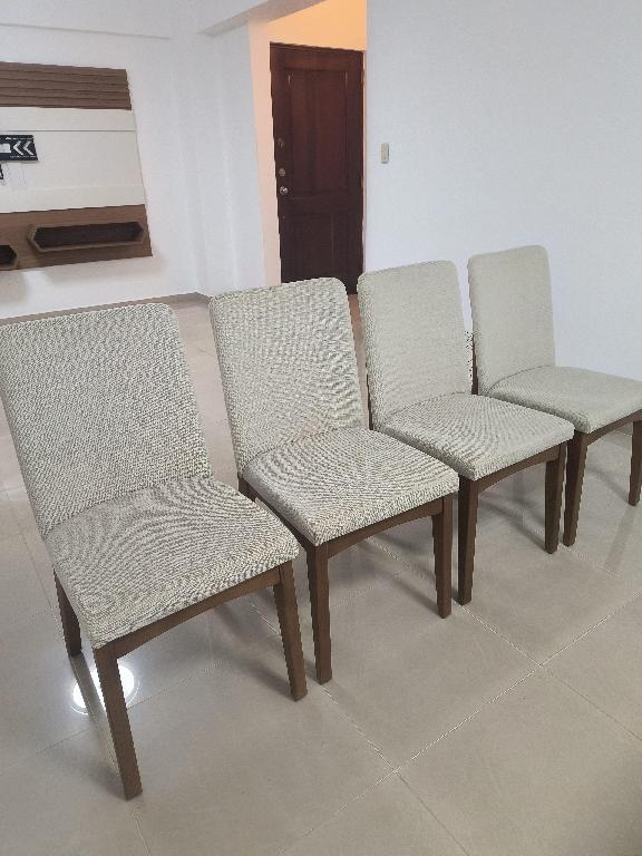 Mesa de comedor de 4 sillas con tope de cristal Foto 7322383-3.jpg