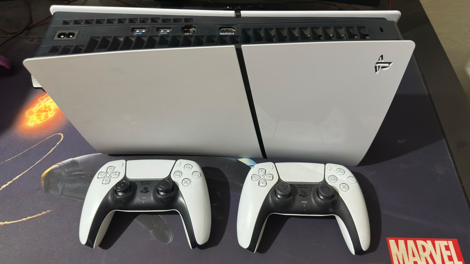 PLAYSTATION 5 SLIM 1TB  2 Controles Foto 7322388-2.jpg