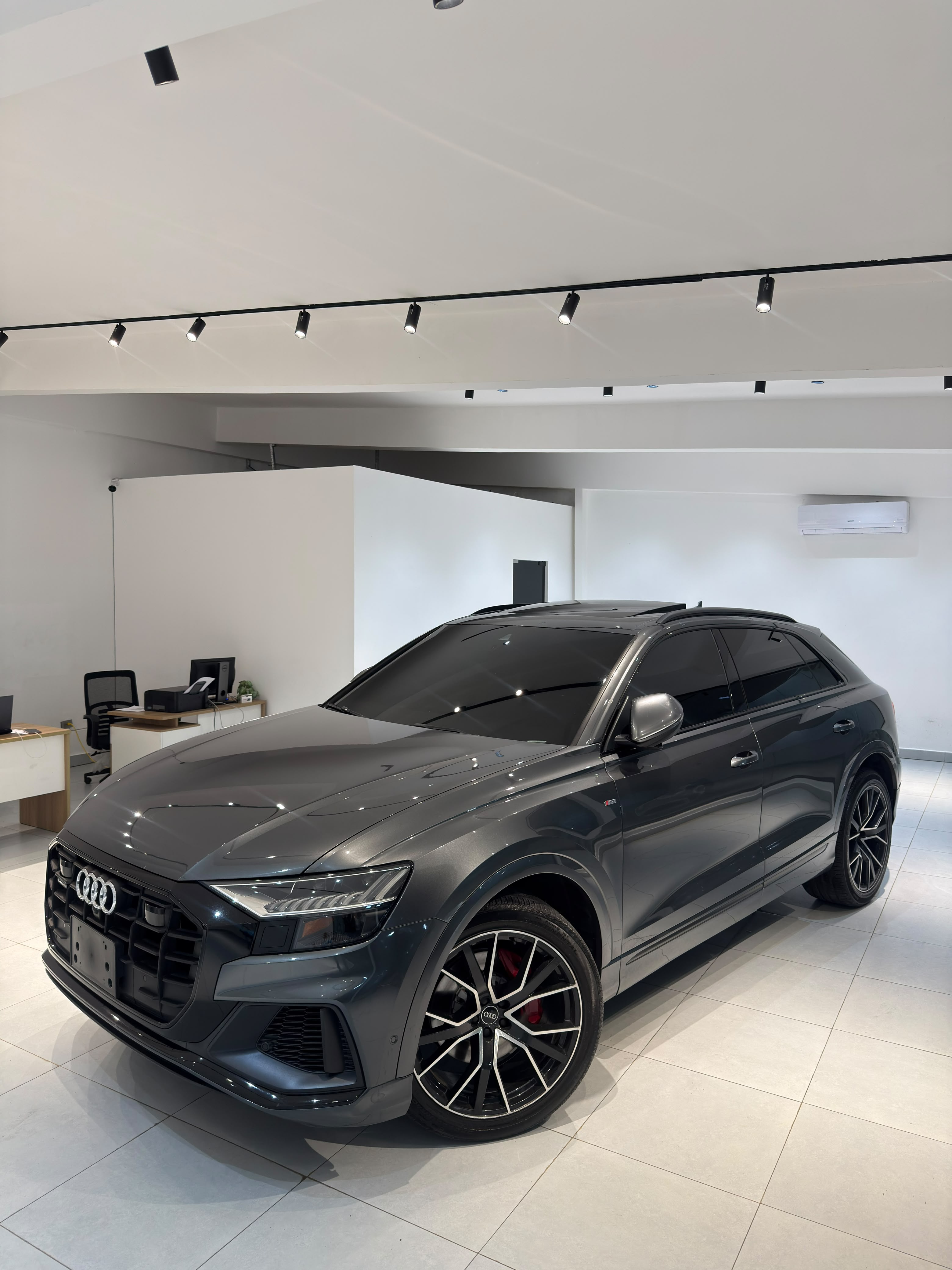 Audi Q8 Prestige S-Line 3.0 2021 Clean CarFax - 58000usd Foto 7322420-1.jpg