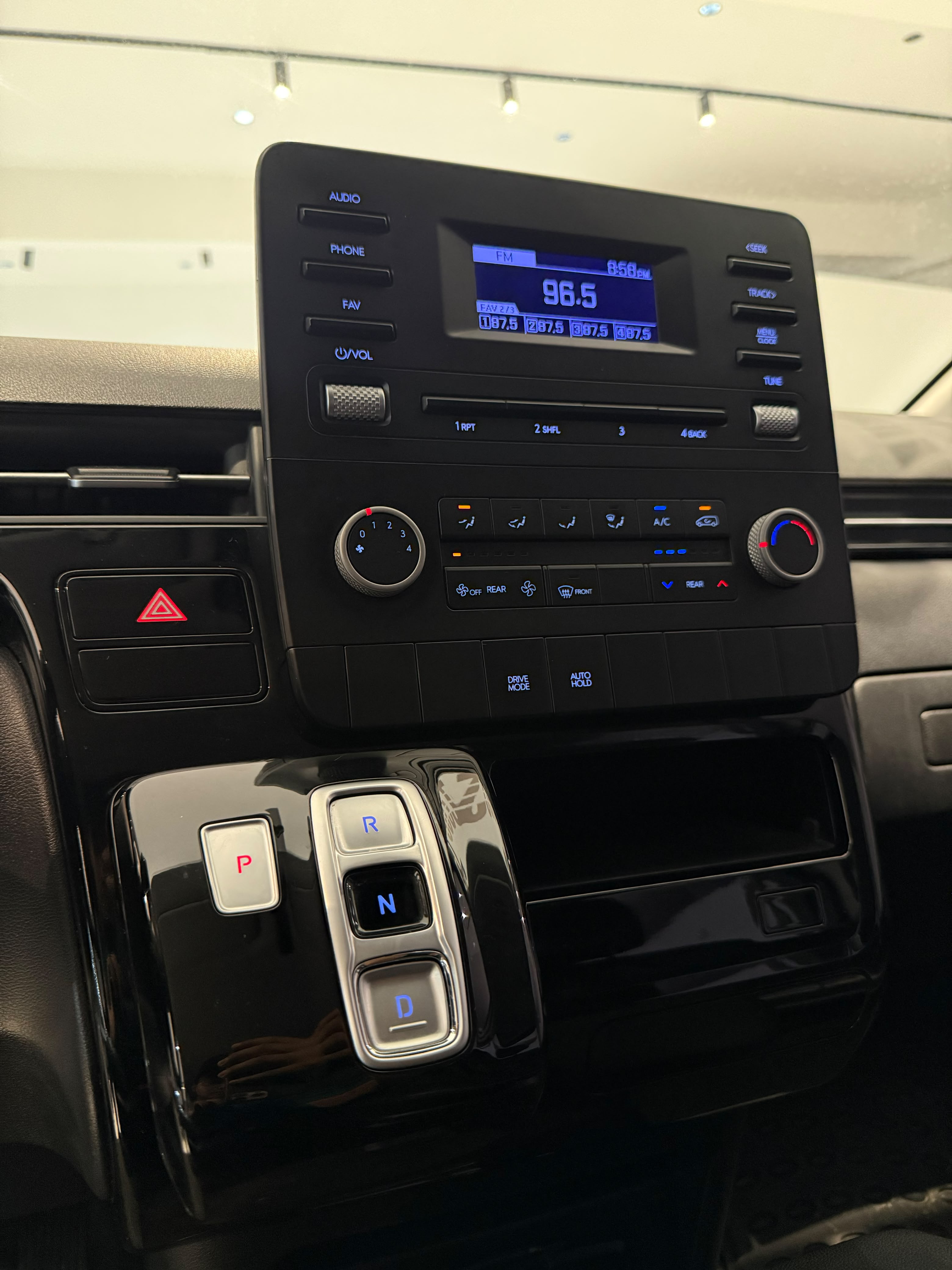 Hyundai Staria 2022 Diesel Foto 7322422-12.jpg