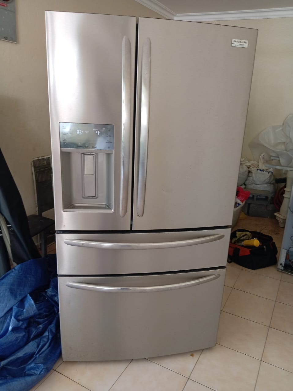 Nevera tipo libro frigidaire Foto 7322437-3.jpg