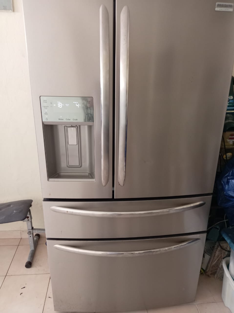 Nevera tipo libro frigidaire Foto 7322437-4.jpg