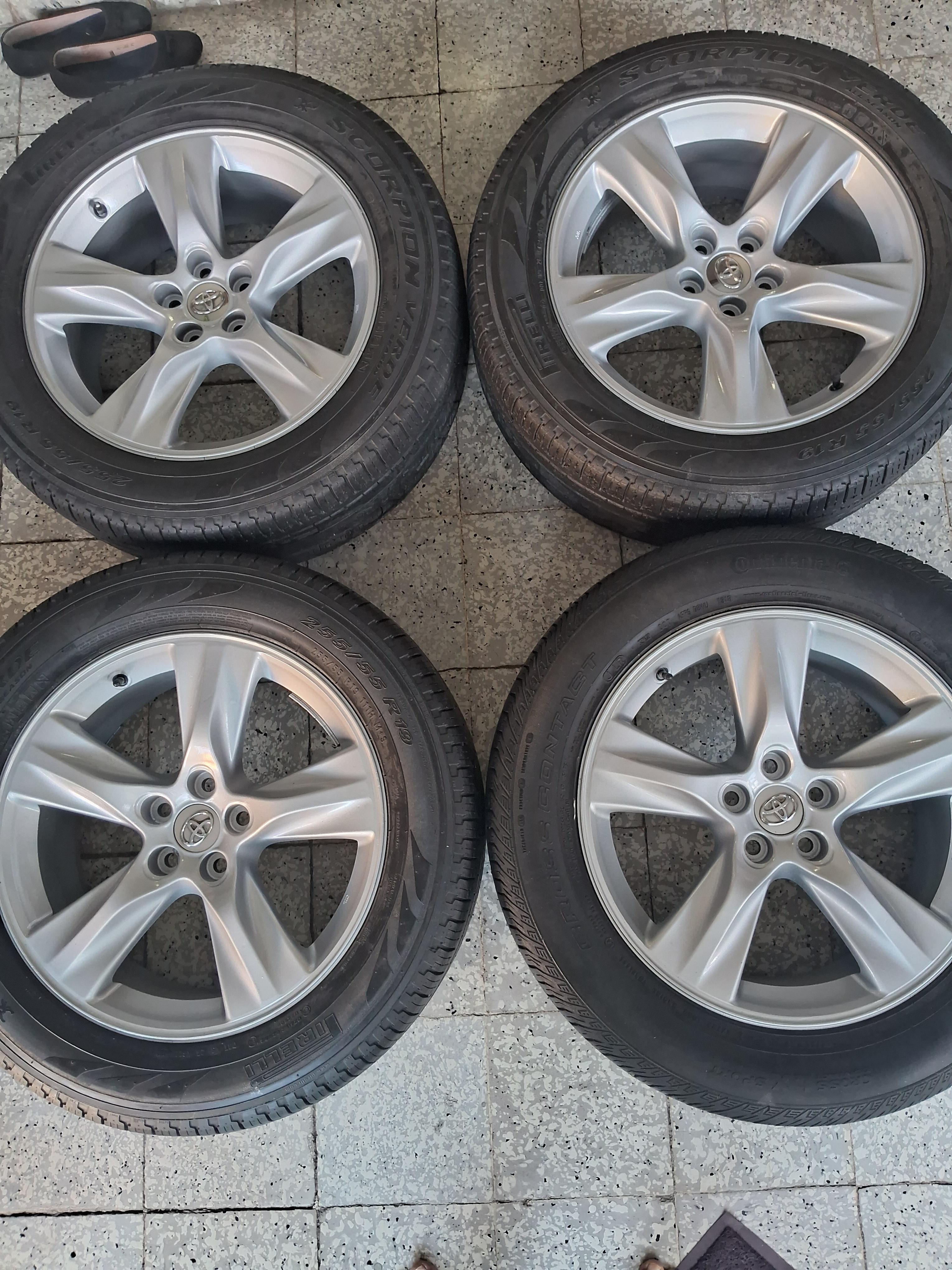 Juegos de 4 gomas con sus aros originales para Toyota Highlander 2015- Foto 7322546-4.jpg