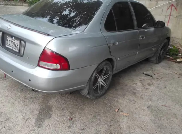 Nissan Sentra B15 Foto 7322551-4.jpg