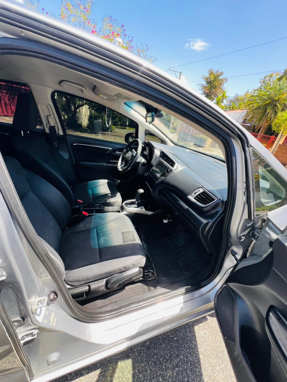 Honda fit   Año 2018  Versión japonesa  Foto 7322570-12.jpg